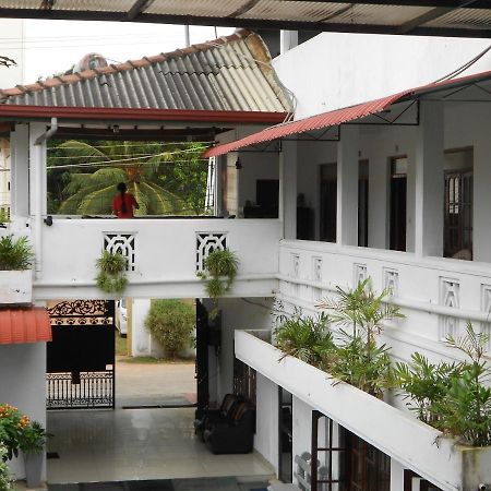 Shanith Guesthouse Negombo Exteriör bild