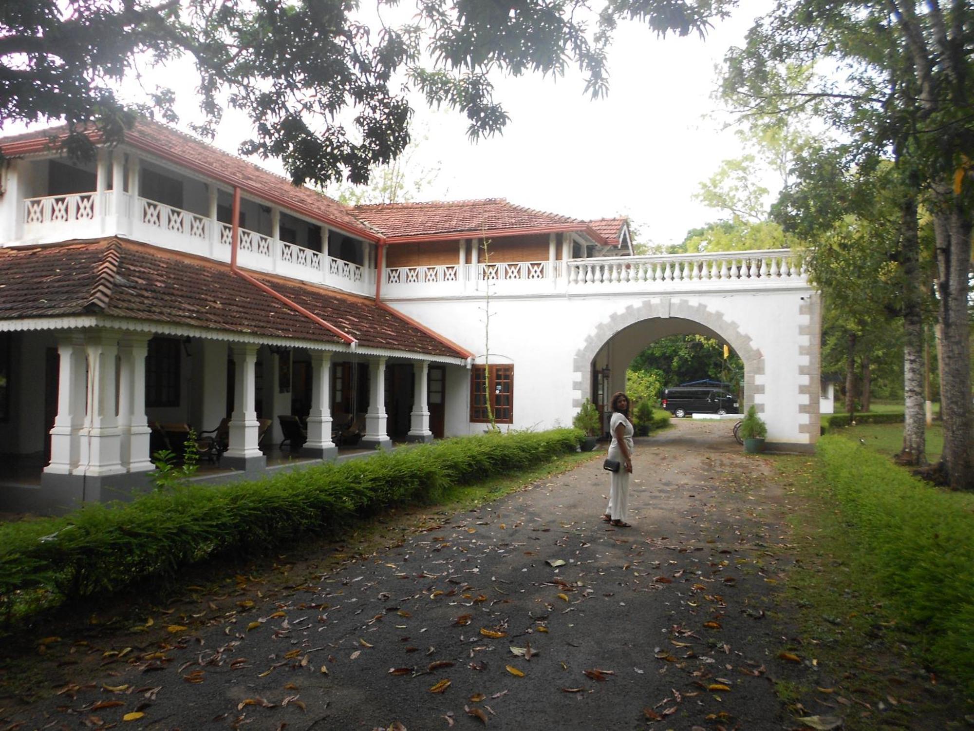 Shanith Guesthouse Negombo Exteriör bild
