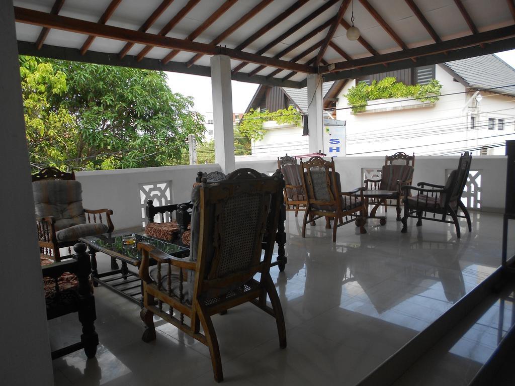 Shanith Guesthouse Negombo Exteriör bild