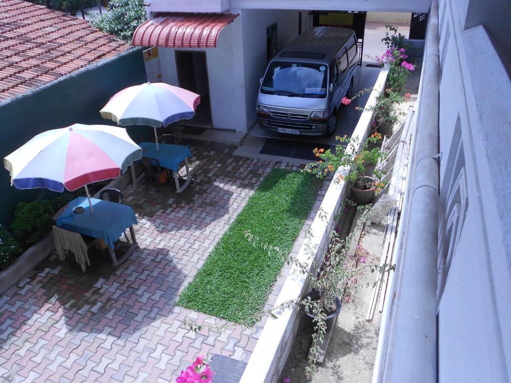Shanith Guesthouse Negombo Exteriör bild