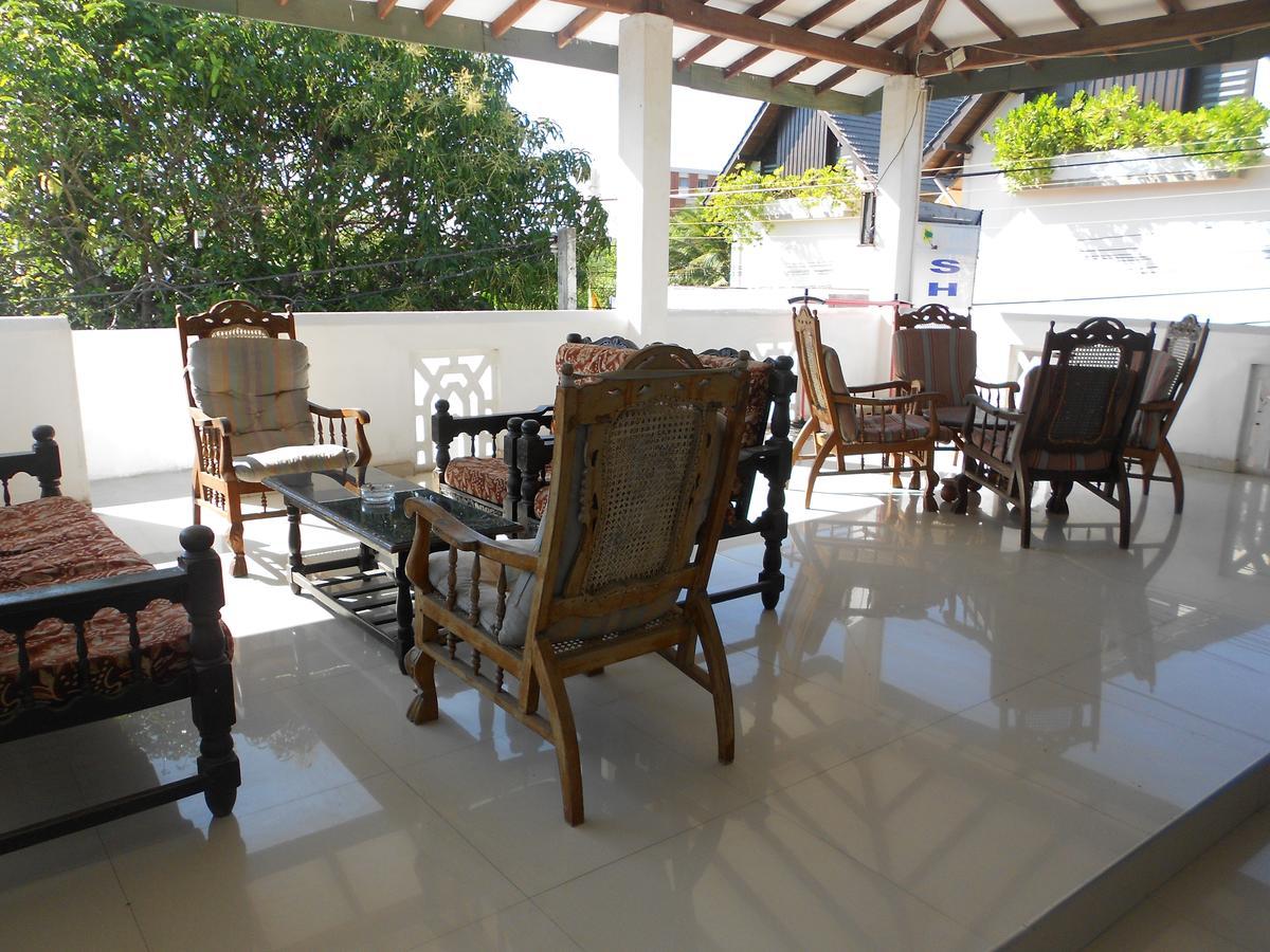 Shanith Guesthouse Negombo Exteriör bild